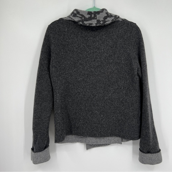 Chiaramente Women's Abstract Buttondown Italian Wool-Blend Grey Cardigan Sweater - Picture 10 of 12